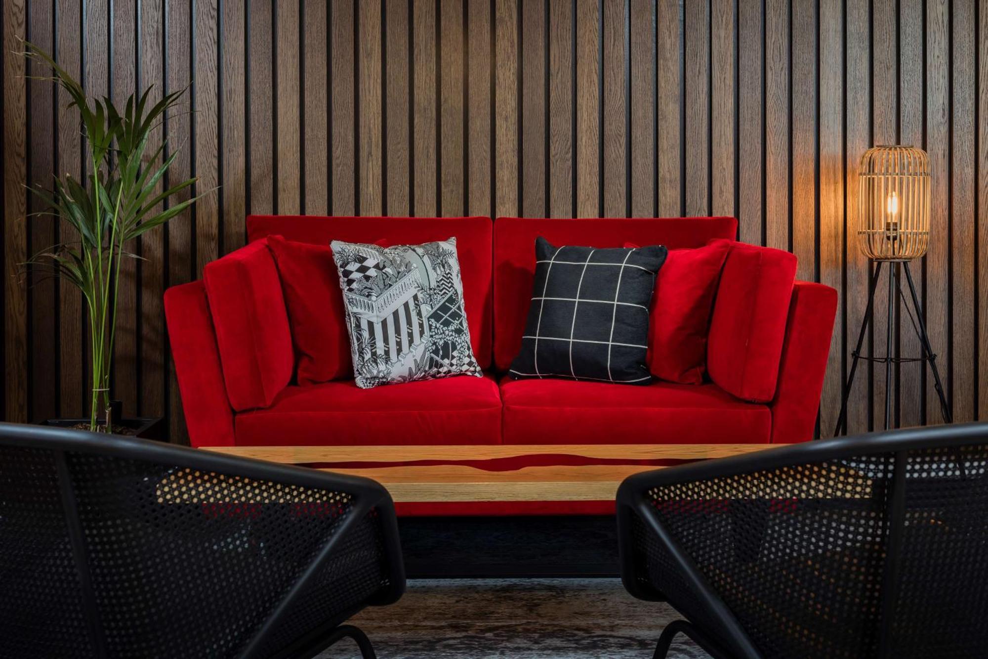 Готель Radisson Red London Heathrow Harmondsworth Екстер'єр фото "The interior of the hotel is very modern"