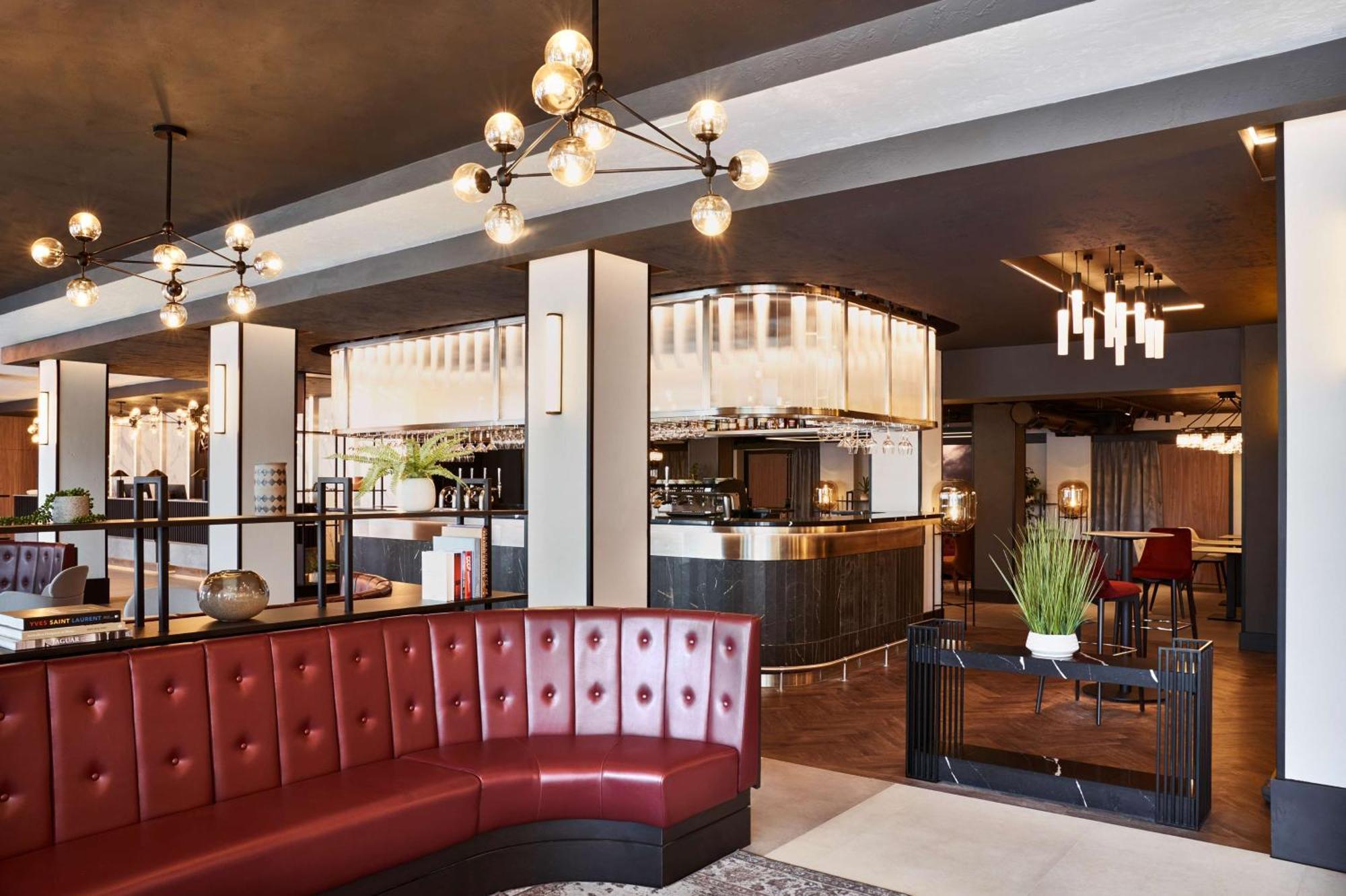 Готель Radisson Red London Heathrow Harmondsworth Екстер'єр фото Interior of the hotel