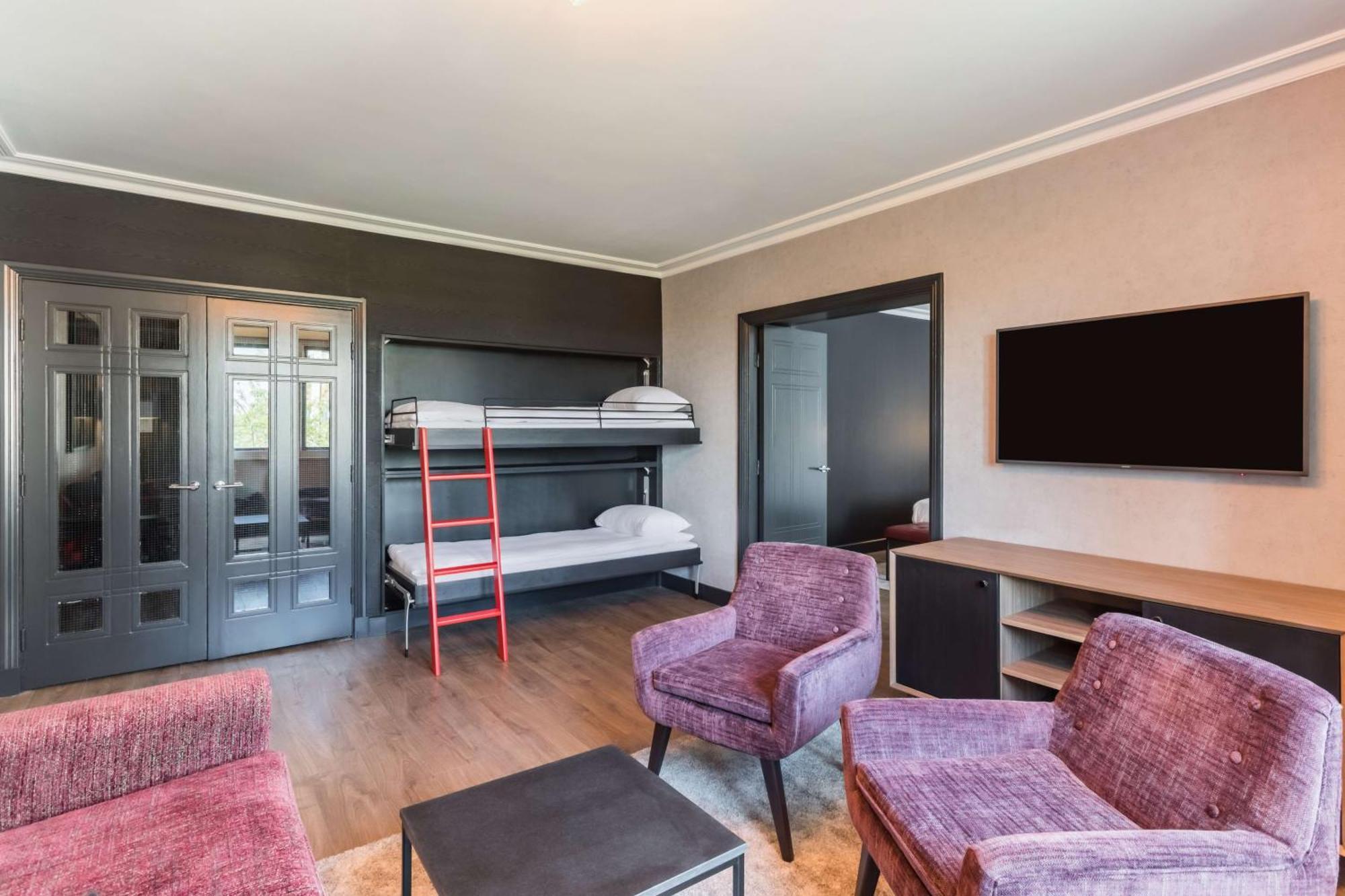 Готель Radisson Red London Heathrow Harmondsworth Екстер'єр фото